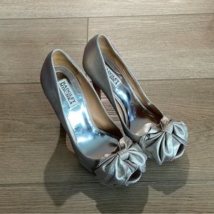Badgley Mischka soft metallic gold heels, sz 8